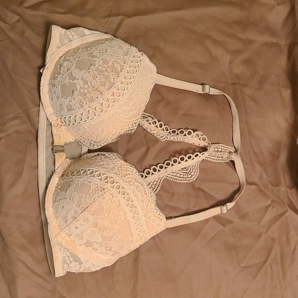 Dream Angels Front Close 32C